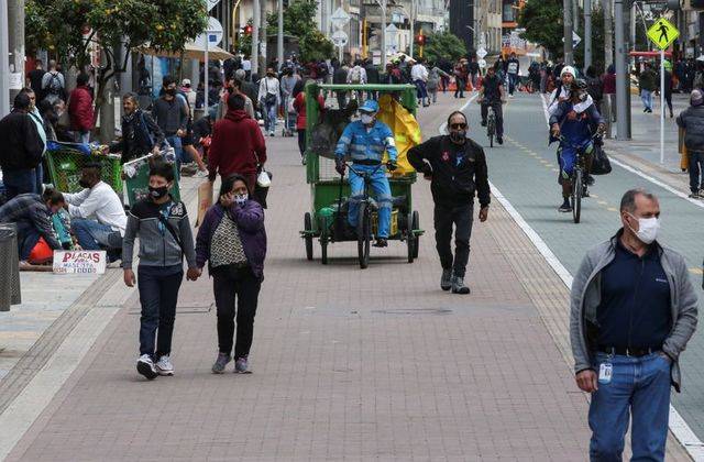 Colombia extiende aislamiento selectivo hasta noviembre