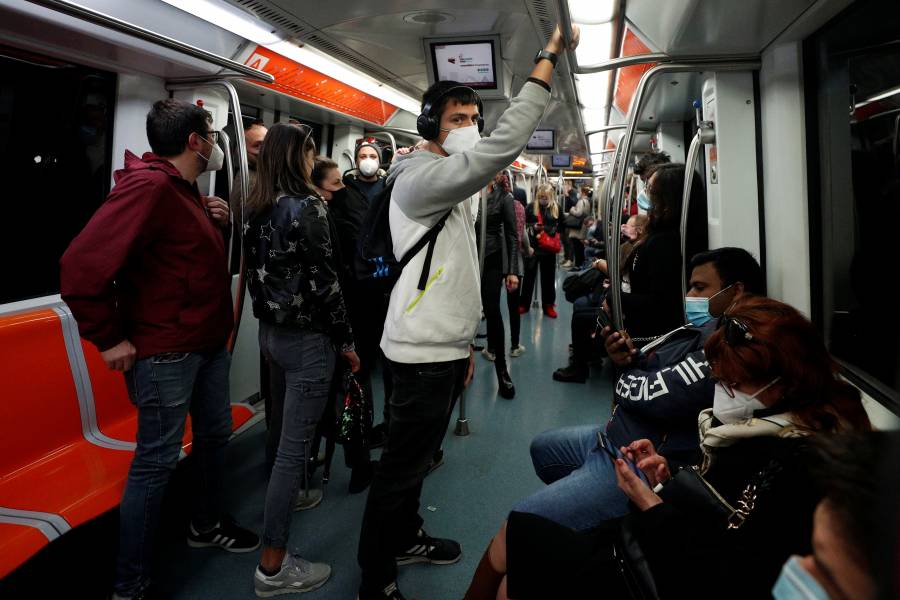 Italia registra r&eacute;cord de nuevos casos de COVID-19; Lombard&iacute;a, la m&aacute;s afectada