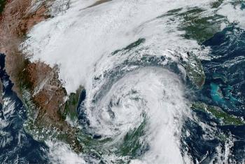 Hurac&aacute;n Zeta pasa a categor&iacute;a 2 en el Golfo de M&eacute;xico