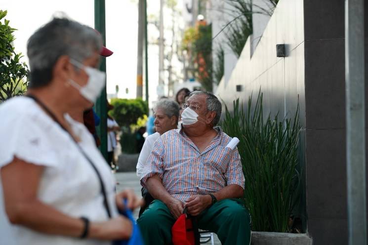 Pensionados-IMSS podrán cobrar aguinaldo a partir de este viernes 30