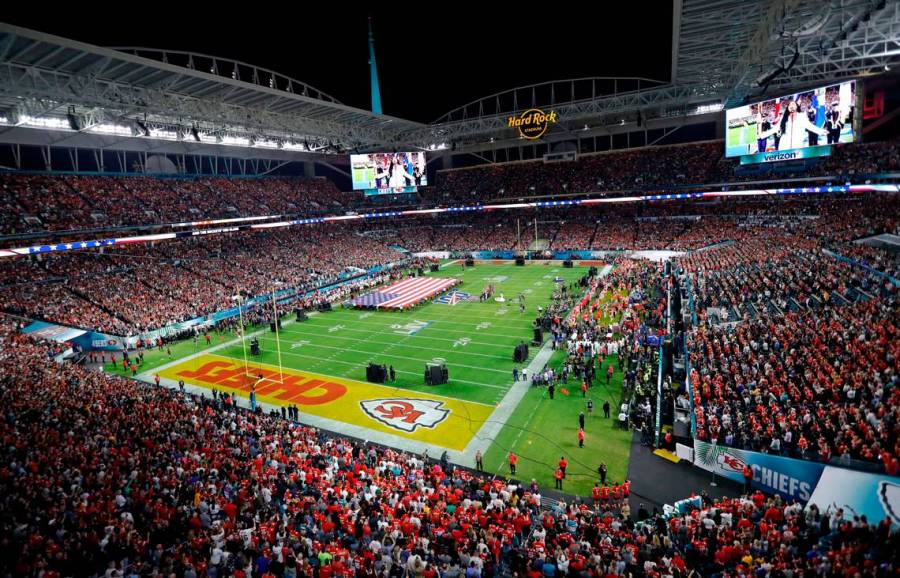 NFL planea tener aficionados en Super Bowl LV