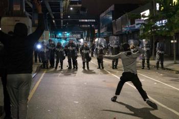 Filadelfia decreta toque de queda  para frenar protesta raciales