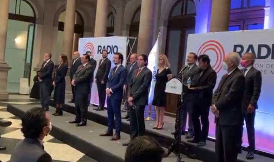 Jesús Ramírez toma protesta a nuevo consejo de la ARVM