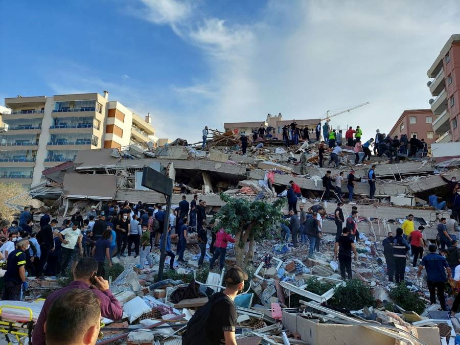 Fuerte sismo de magnitud 7 sacude Turquía y Grecia; se reporta colapso de edificios