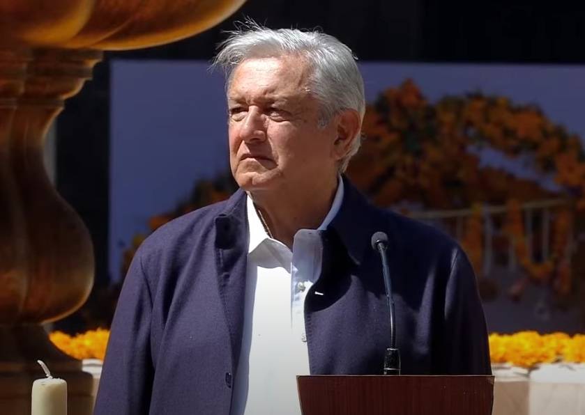 AMLO da inicio al luto nacional por COVID-19 con homenaje a difuntos