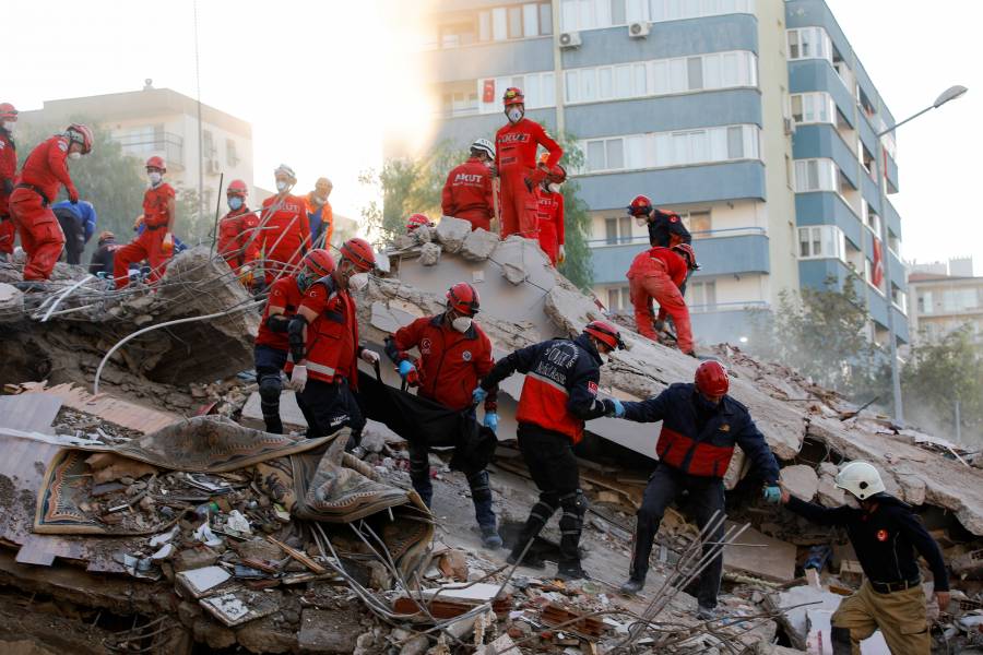 Número de muertos por sismo en Turquía se eleva a 62