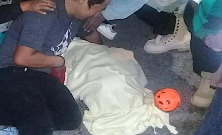 Pese a pandemia, niños pidieron calaverita en Edomex; los atropellaron y uno murió