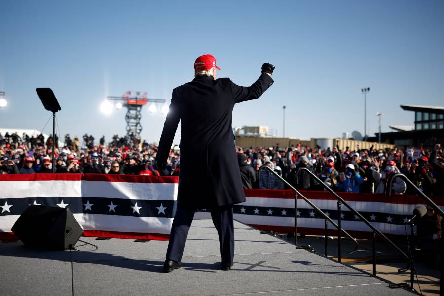 M&iacute;tines de Trump, foco de  30 mil contagios: expertos