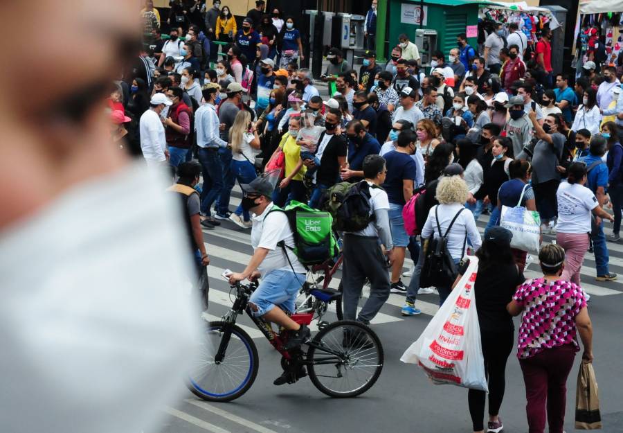 Incrementan contagios de Covid-19 entre pacientes jóvenes