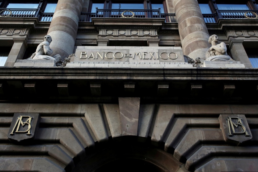 Especialistas ven ligera mejora económica: encuesta del Banxico