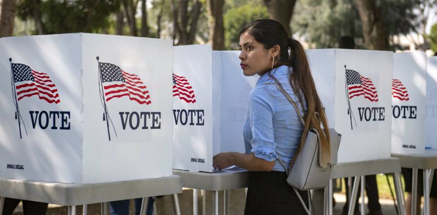 En Florida latinos que simpatizan con Donald Trump se movilizaron contra el comunismo