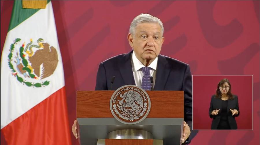 AMLO pone canción de Óscar Chávez para amenizar su conferencia mañanera