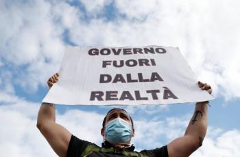 Italia regresa en “zonas rojas” al plan  de aislamiento que ten&iacute;a en marzo