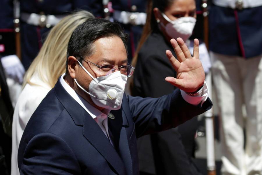 Luis Arce asume presidencia de Bolivia y devuelve el socialismo al poder