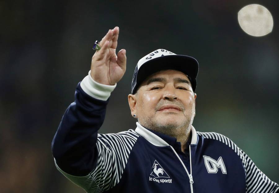 Maradona estará bajo custodia de familiares y médicos tras recibir alta médica