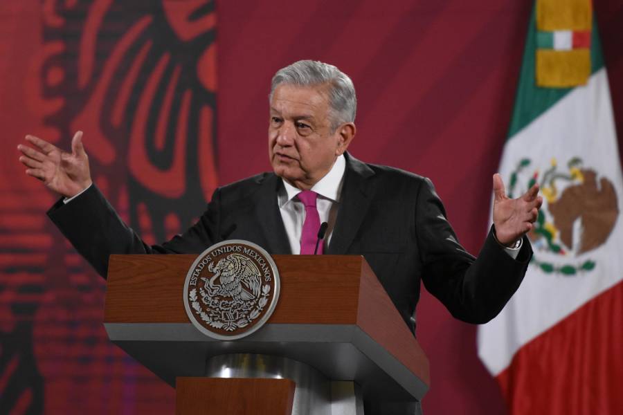 Farmacéuticas afectadas por compras en extranjero, auspician grupos contrarios: AMLO