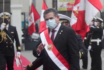 Manuel Merino asume presidencia de Per&uacute; y ratifica elecciones en abril
