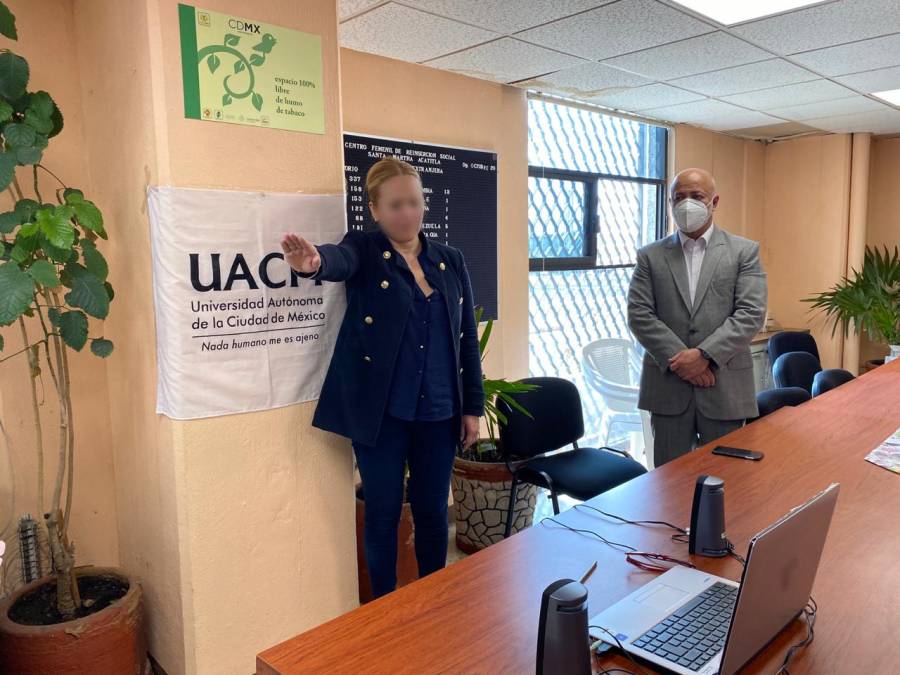 UACM realiza titulaciones a distancia a presos en la CDMX