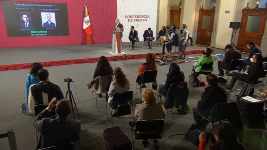 Video: referente al Fraude electoral de 2006, AMLO expone llamada en mañanera