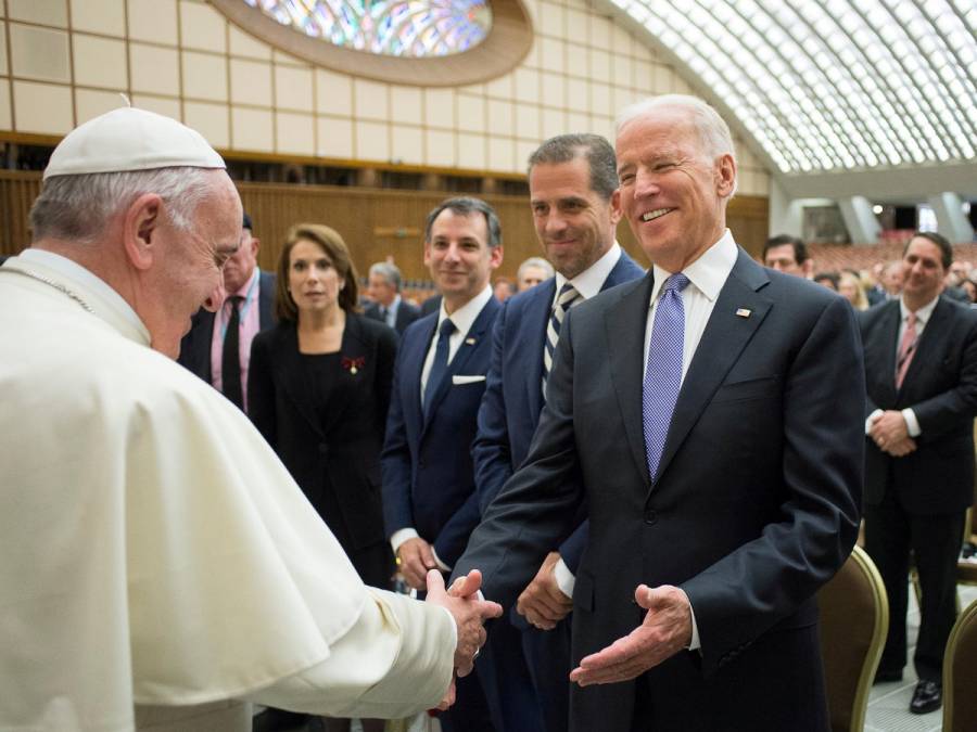Papa Francisco felicita por teléfono a Joe Biden por su virtual victoria presidencial