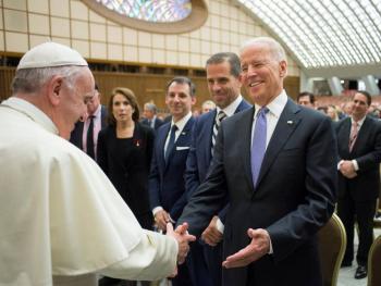 Papa Francisco felicita por tel&eacute;fono a Joe Biden por su virtual victoria presidencial