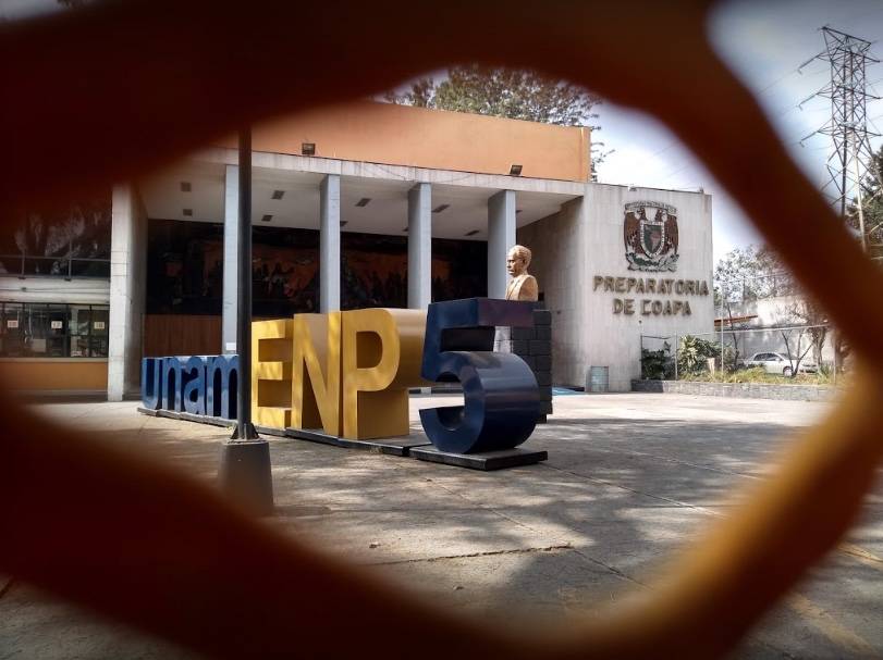 Expulsan a dos estudiantes de la Prepa 5 por desaparición de Jorge Barrera