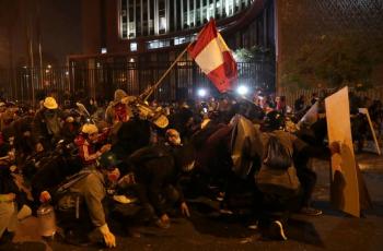 Protestas en Perú dejan dos muertos; piden la renuncia del presidente Manuel Merino