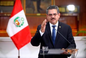 Protestas desencadenan la renuncia de Manuel Merino como presidente de Per&uacute;