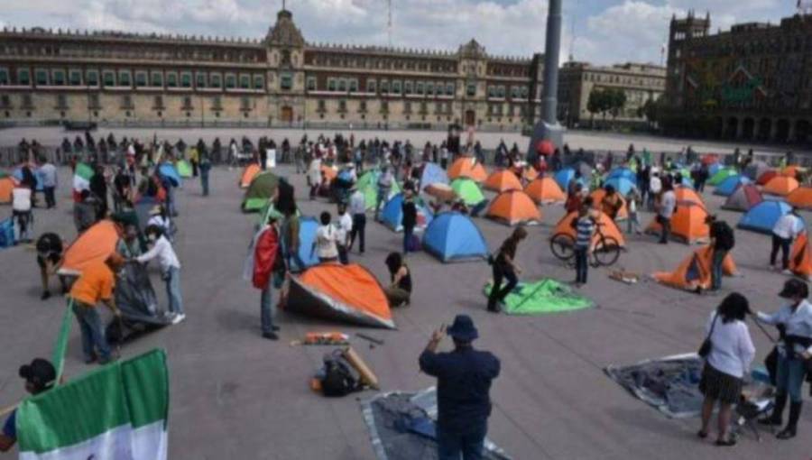 Reportan disturbios en el Zócalo entre presuntos simpatizantes y opositores de López Obrador