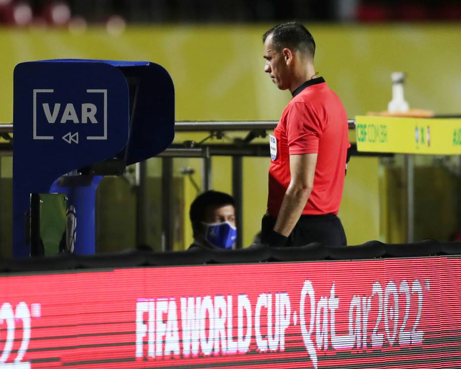 FIFA pide a compañías tecnológicas mejores imágenes para decisiones del VAR