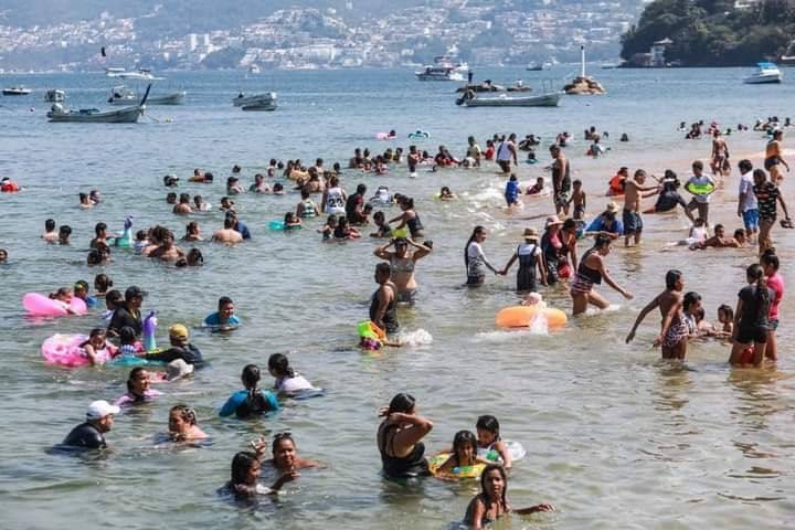 Casi 200 mil turistas fueron a Guerrero en puente; esperan repunte de Covid-19