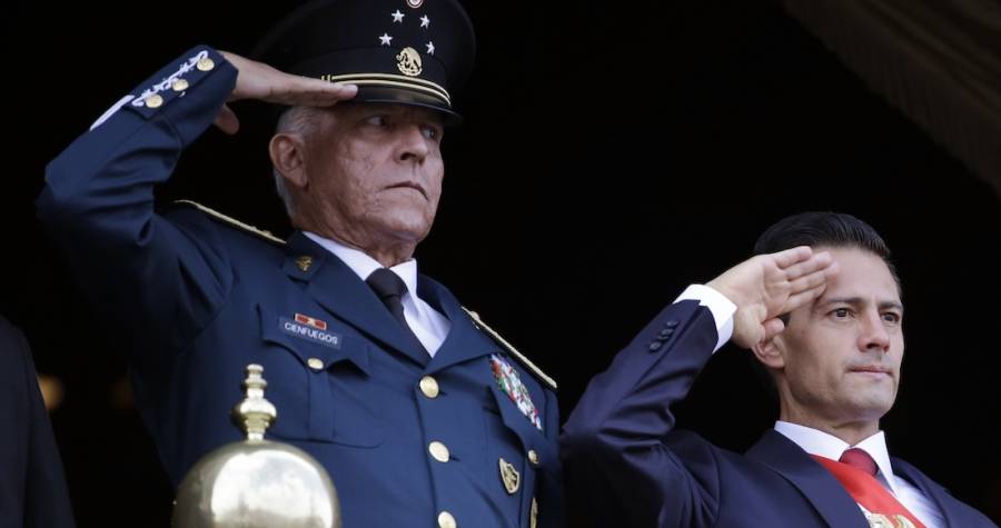 FGR notifica a Cienfuegos investigación en su contra al llegar a México