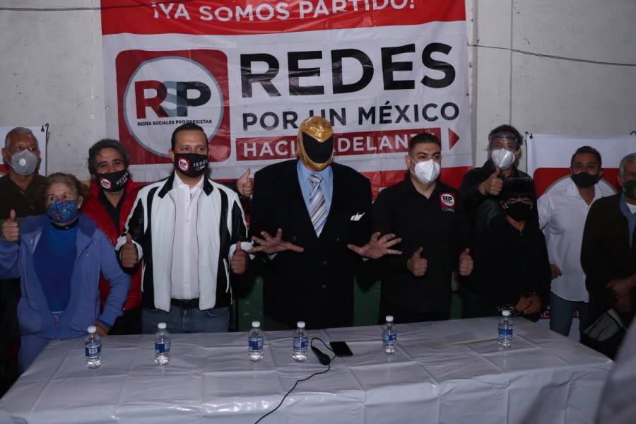 El exluchador Tinieblas se presenta en la gira de Pedro Pablo de Antuñano
