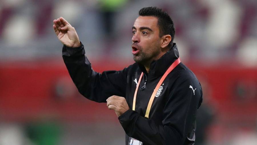 Quieren que Xavi Hernández se convierta en el Alex Ferguson del Barcelona