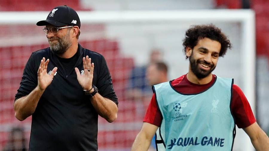 Klopp respalda a Salah tras positivo por COVID-19 después de boda de su hermano