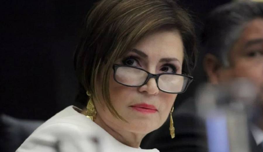 Rosario Robles pide a FGR apegarse a criterio de oportunidad