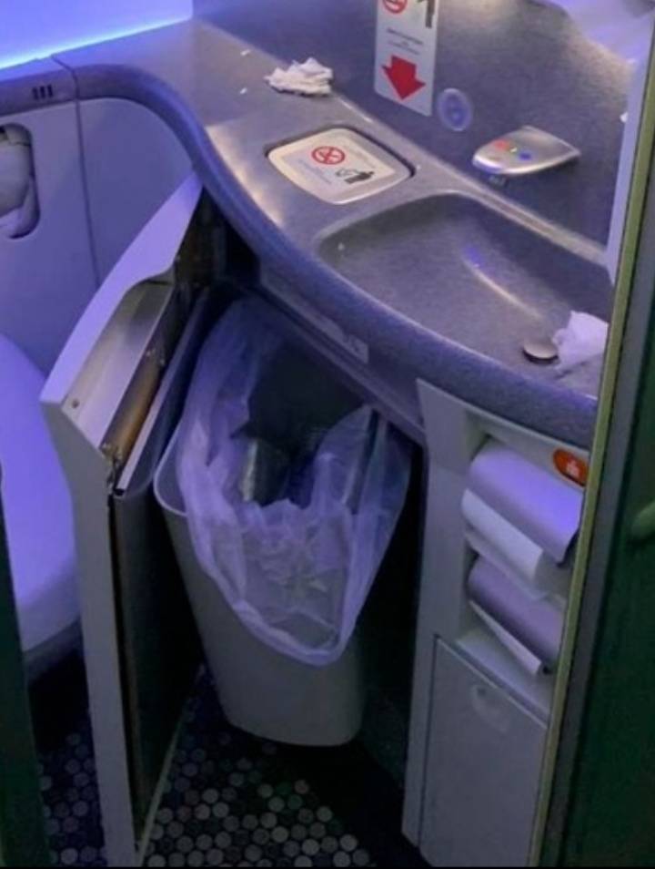Encuentran droga en un avi&oacute;n que aterriz&oacute; en el aeropuerto internacional de CDMX