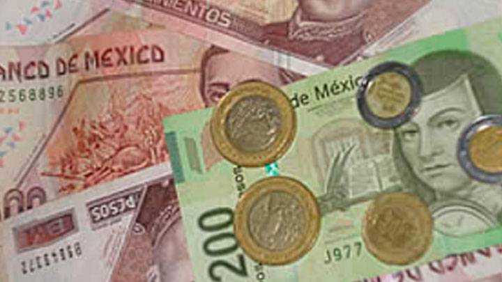 Corona noruga, peso y rublo las monedas ganadoras