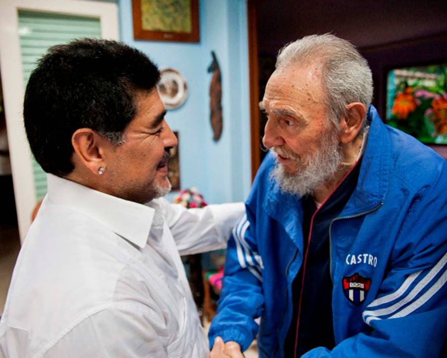 Fidel Castro y Hugo Chávez, los grandes amigos de Maradona