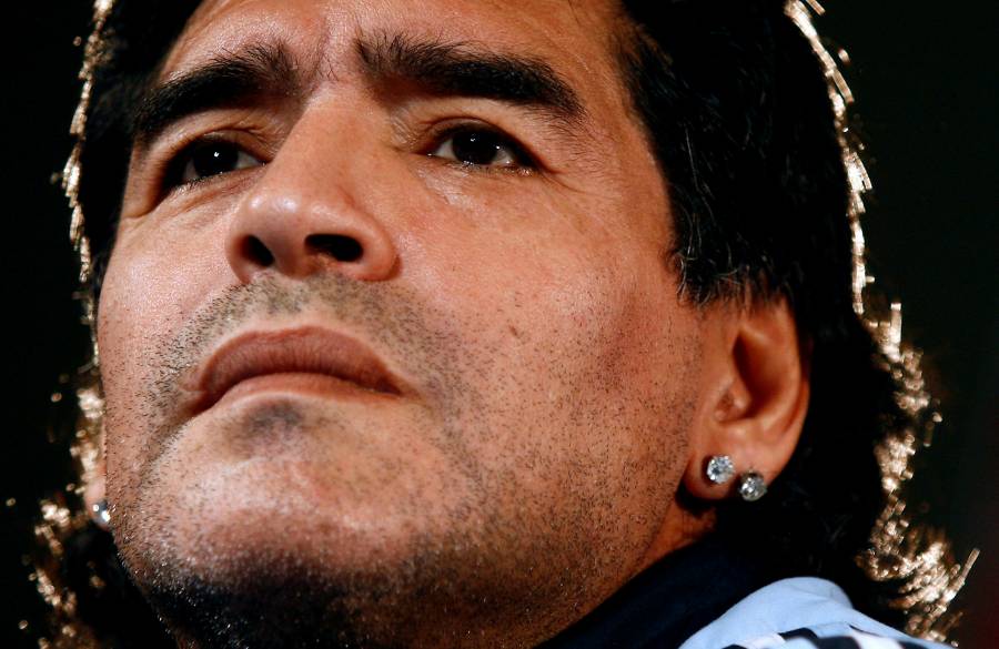 Marcelo Ebrard lamenta la muerte de Maradona