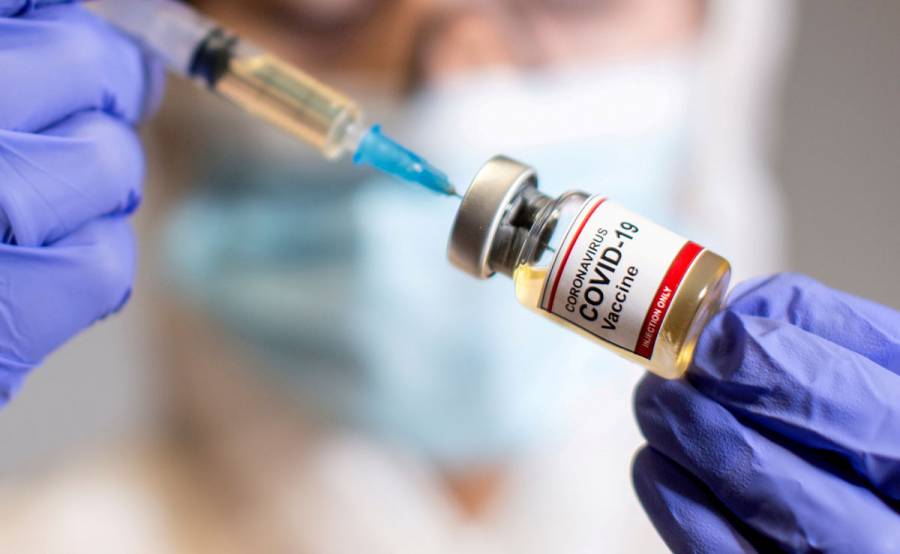 Reino Unido defiende vacuna contra COVID-19 de AstraZeneca