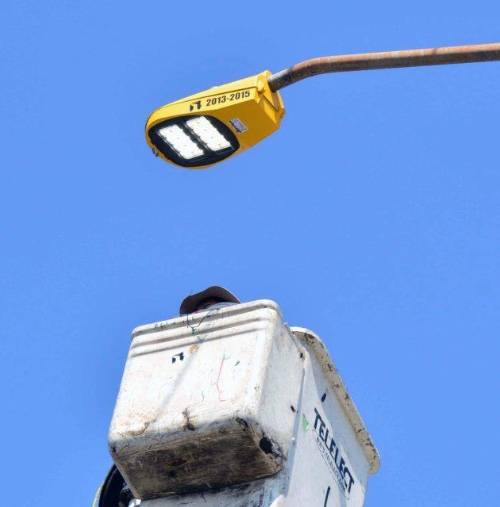 Histórica sustitución de luminarias en Neza