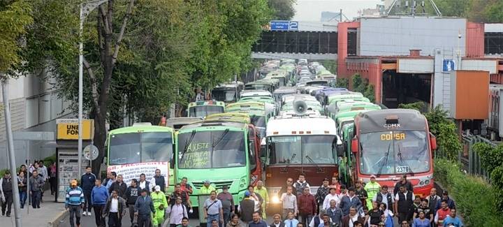 Transportistas exigen aumento de tarifa