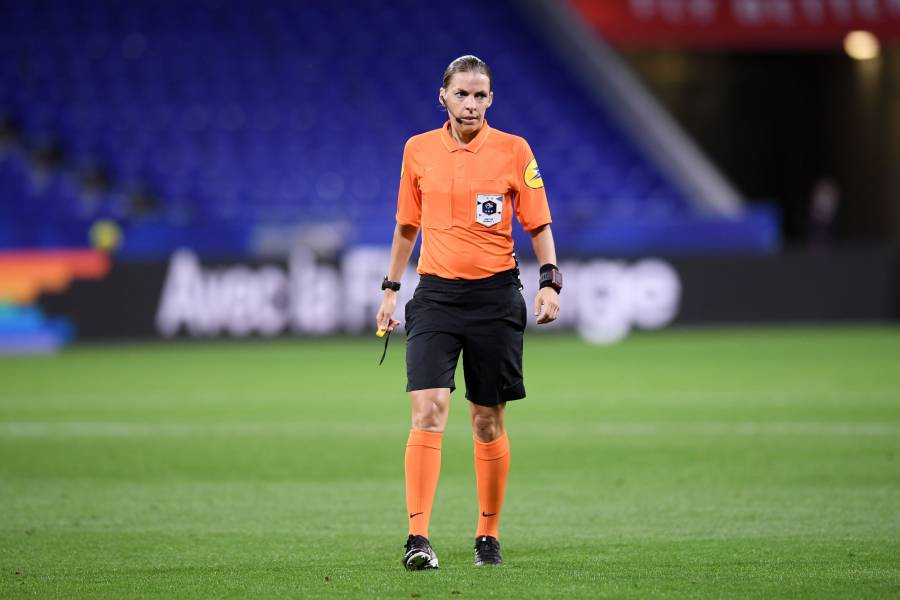 Stéphanie Frappart, primera árbitra en pitar un partido de Champions League