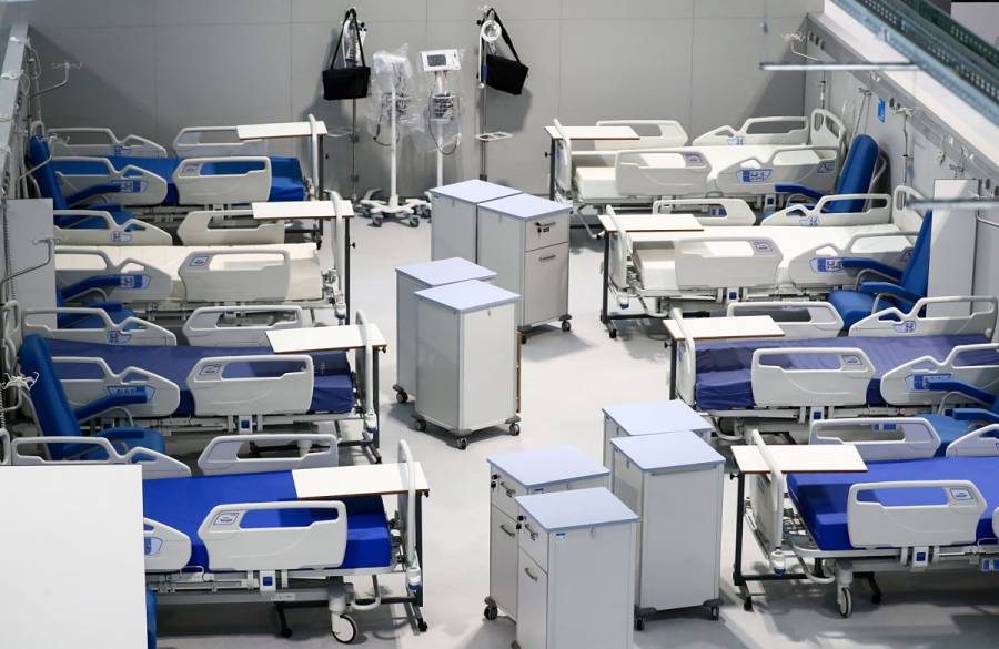 Madrid inaugura hospital para COVID-19 pese a protestas por falta de personal