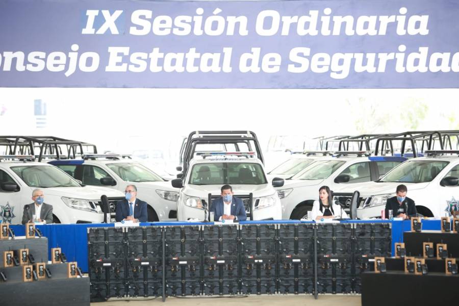 Diego Sinhue entrega patrullas y equipamiento para fortalecer corporaciones de seguridad