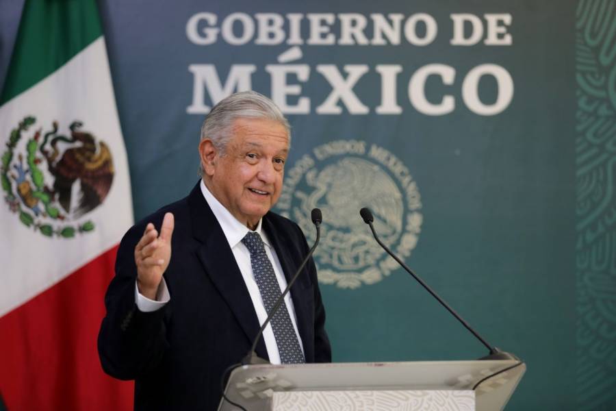 “No bajé el vidrio porque no puedo”, dice AMLO sobre personas que buscan que las escuche