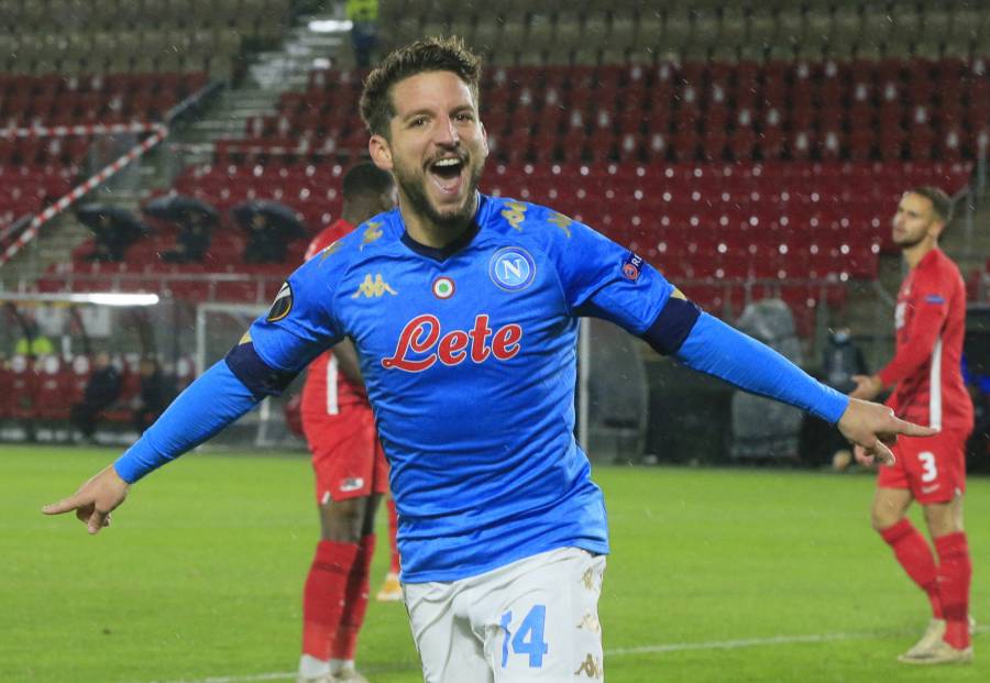 Napoli empata ante el AZ Alkmaar en la Europa League; Lozano juega 29 minutos