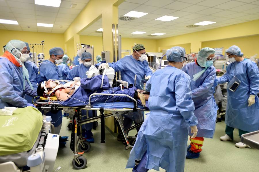 Récord de muertes en Italia  por Covid: 993 en 24 horas