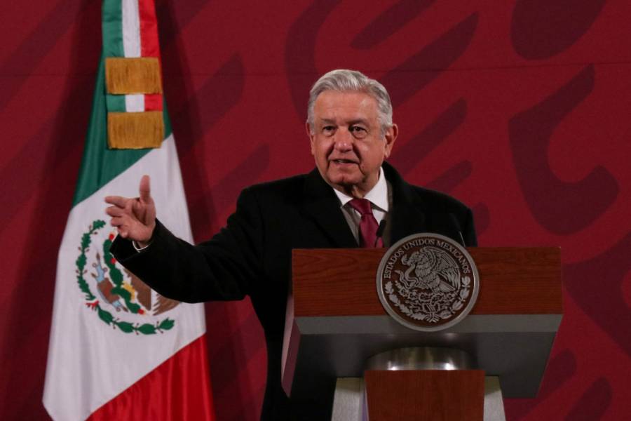En vacunación, primero personal médico: AMLO